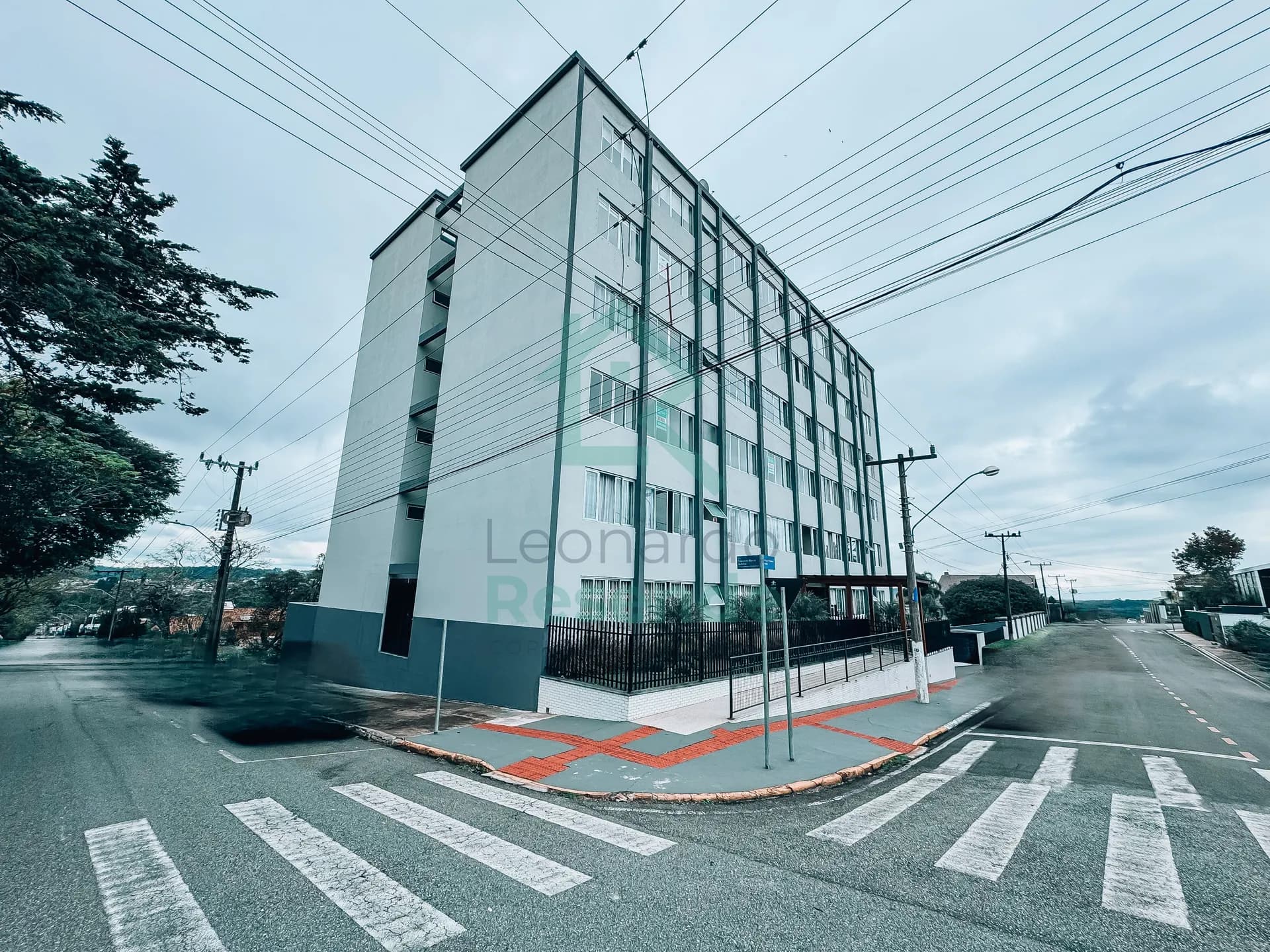 3 DORMITÓRIOS E 100% REFORMADO NO CENTRO DE RIO NEGRO PR