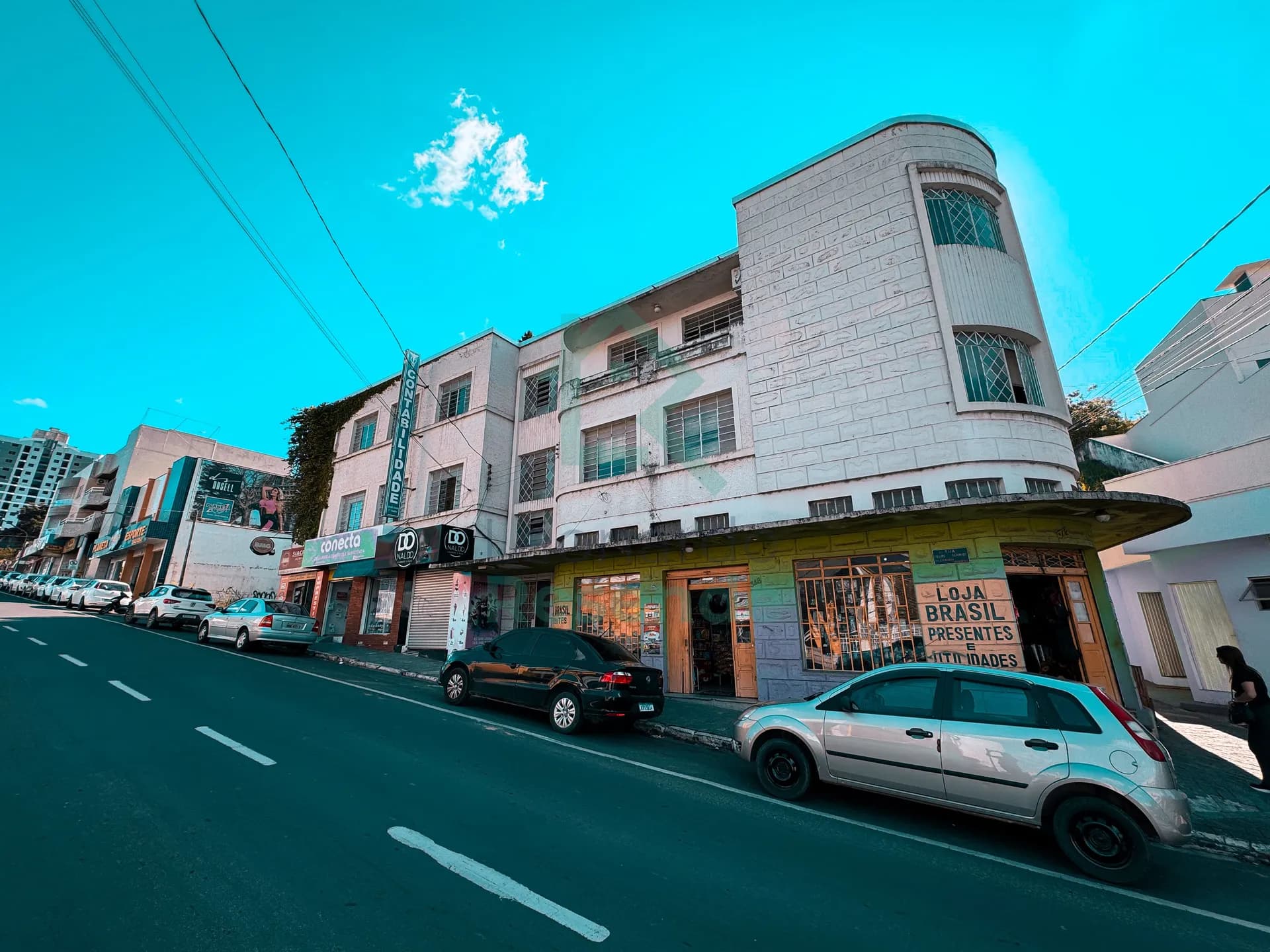 PRÉDIO COMERCIAL E RESIDENCIAL NO CENTRO DE MAFRA SC