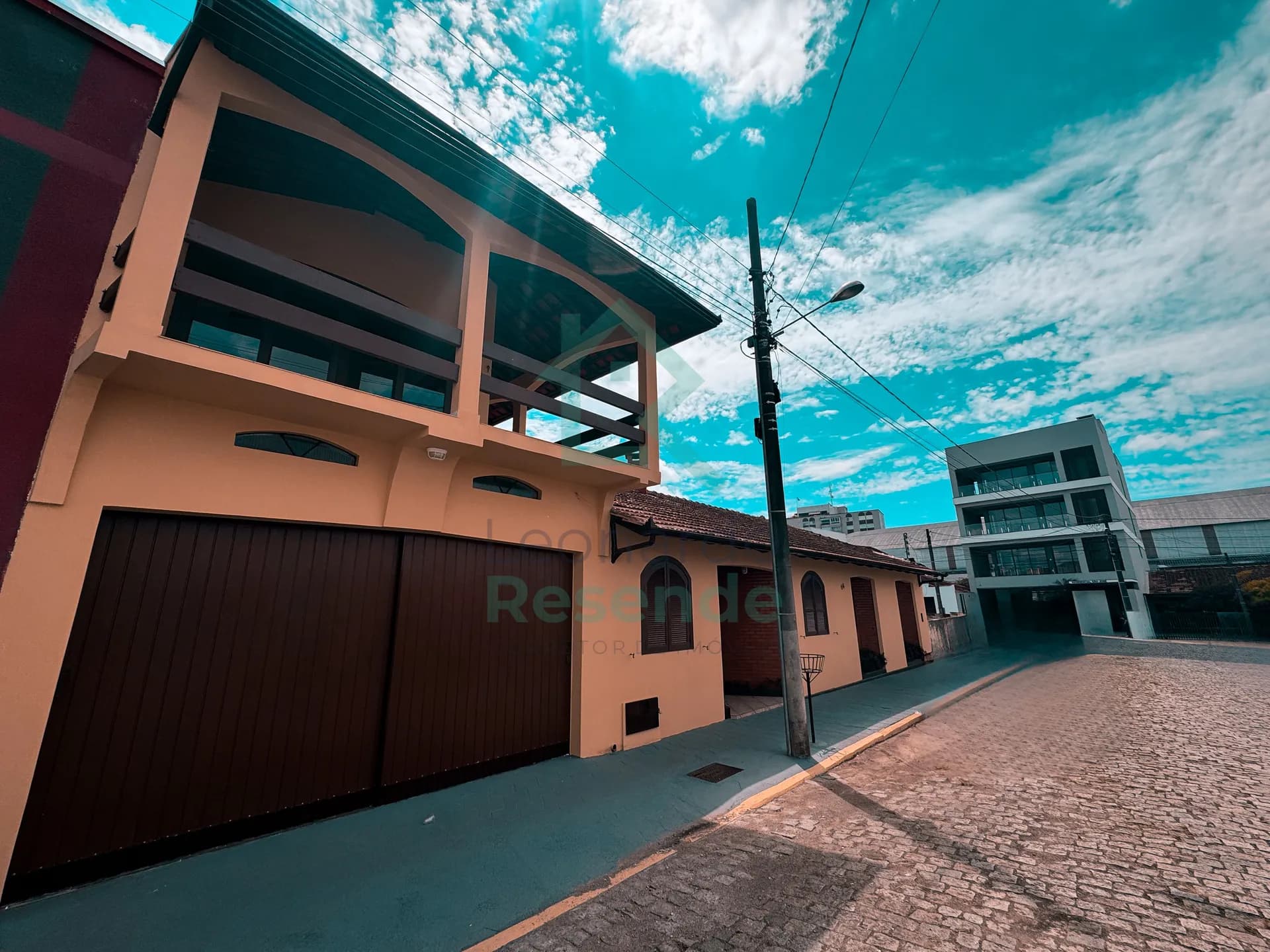 UMA CASA COM IDENTIDADE, CHARME E LOCALIZAÇÃO ESTRATÉGICA